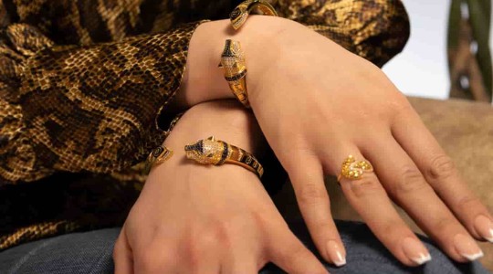 اسوارة تايغر كارتير 🐆 ✨ عيار 21k 💎 وزن القطعة 22.50 غرام